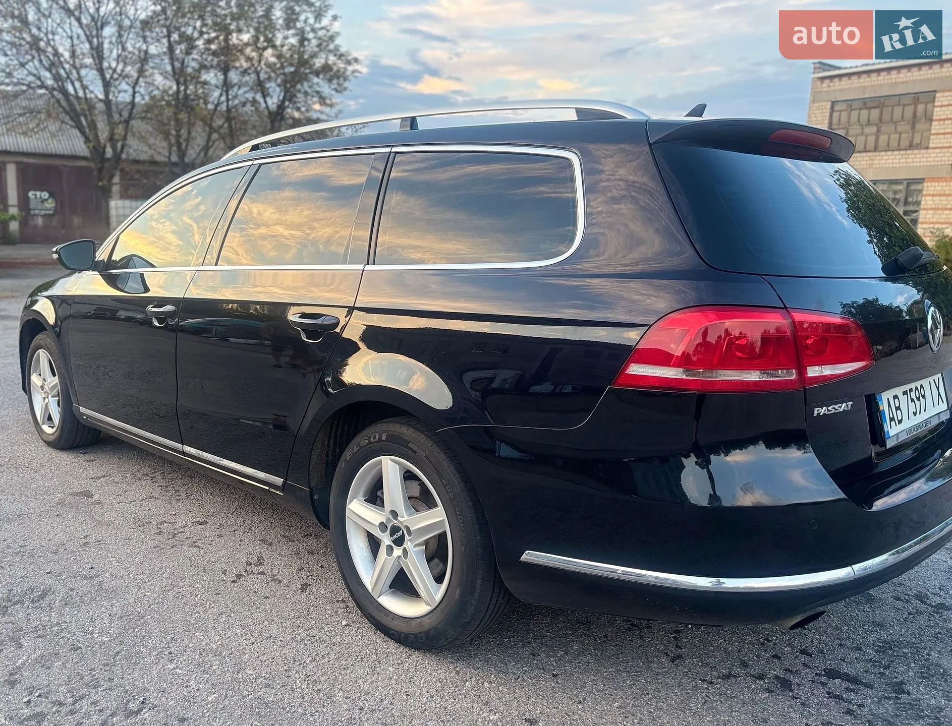 2011 Volkswagen Passat - мініатюра 5
