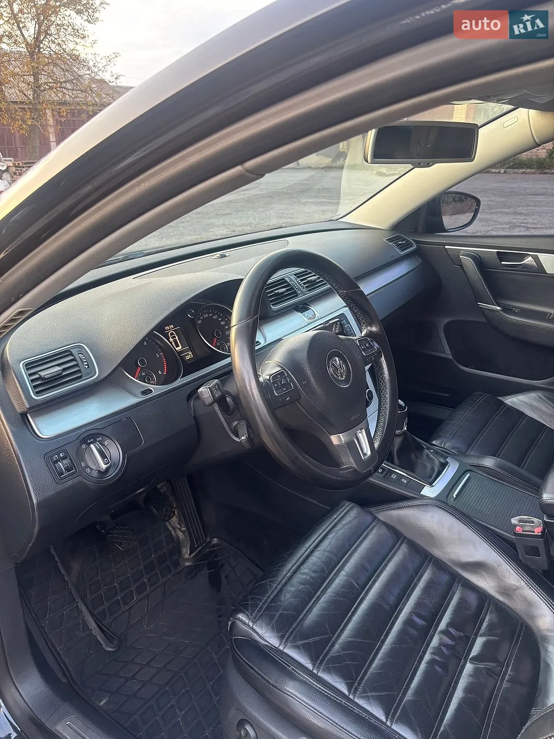 2011 Volkswagen Passat - мініатюра 12