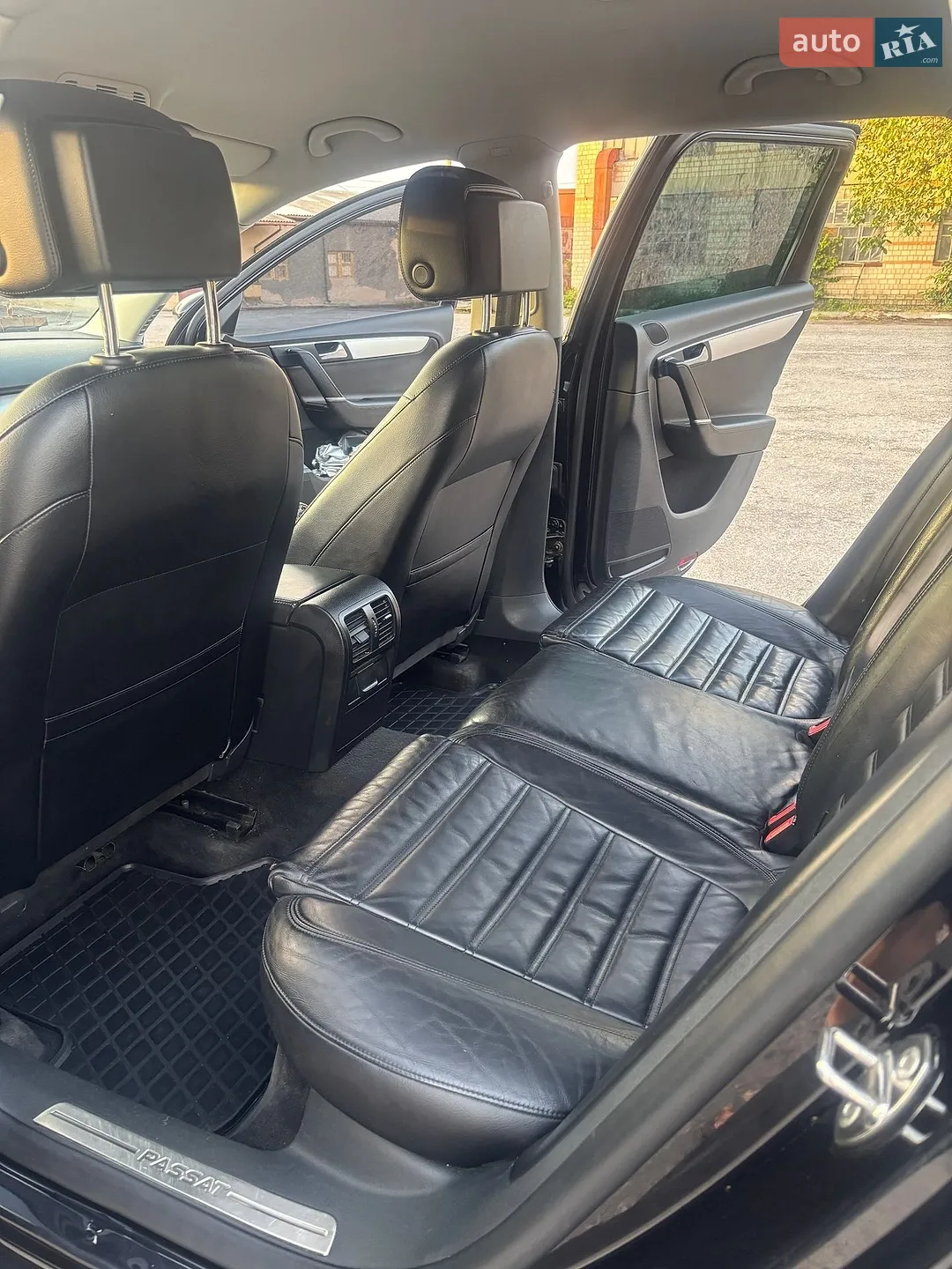 2011 Volkswagen Passat - мініатюра 27