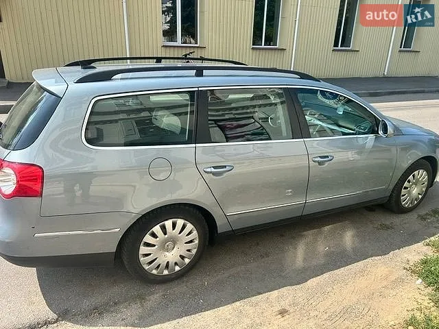 2010 Volkswagen Passat - мініатюра 5