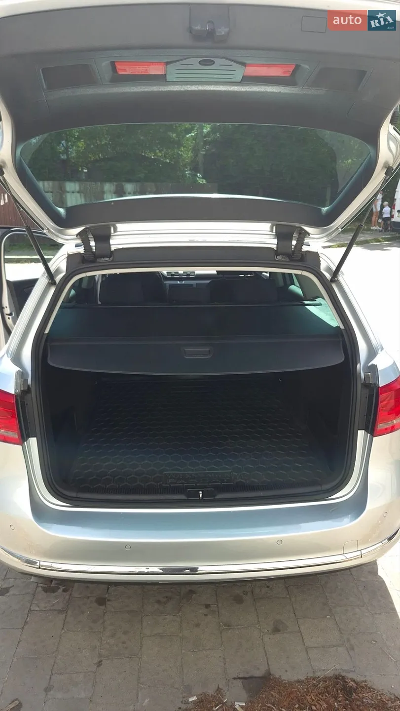 2011 Volkswagen Passat - мініатюра 2