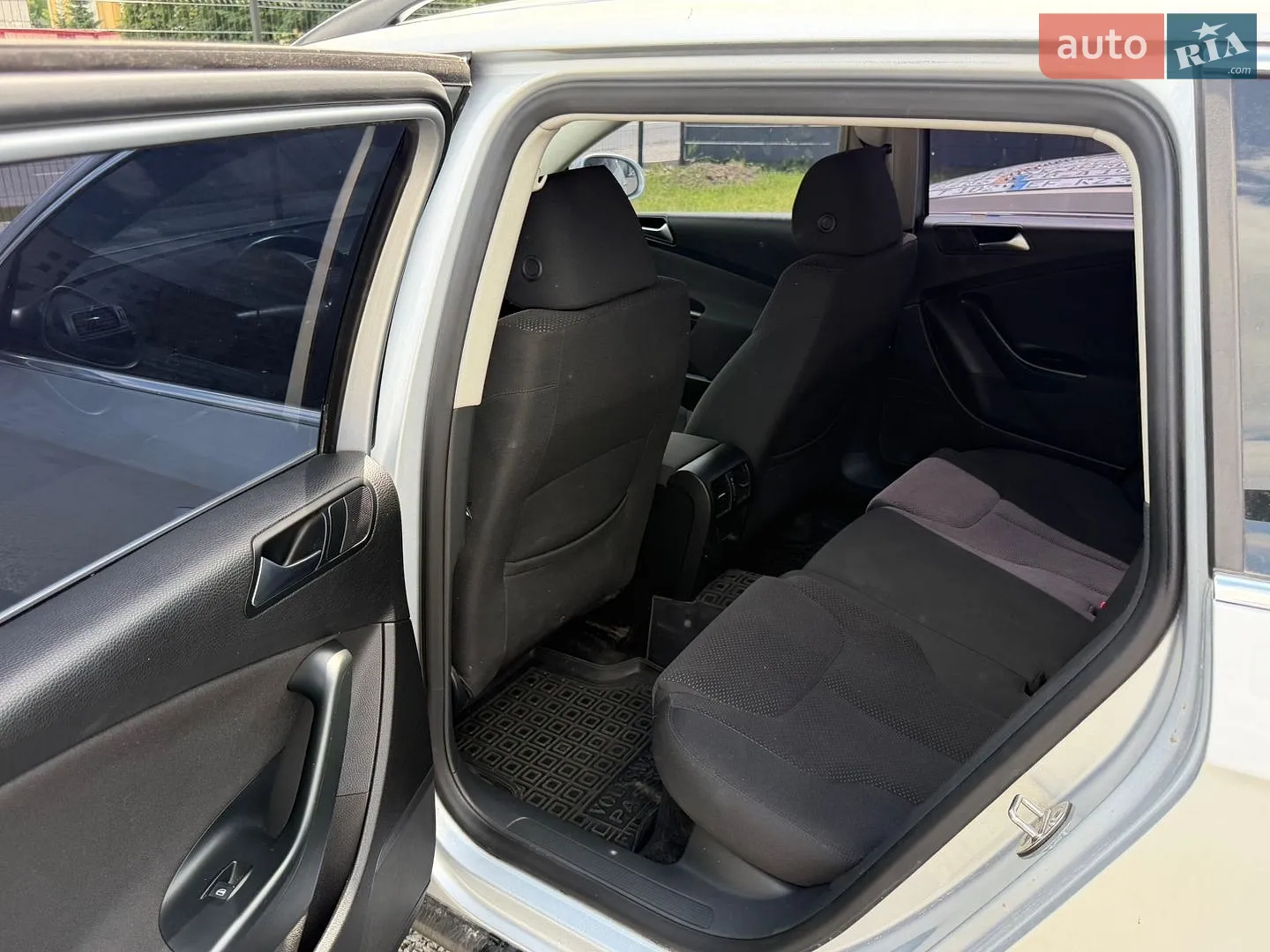 2010 Volkswagen Passat - мініатюра 8