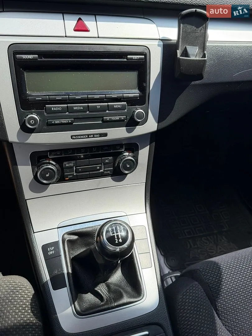 2010 Volkswagen Passat - мініатюра 12