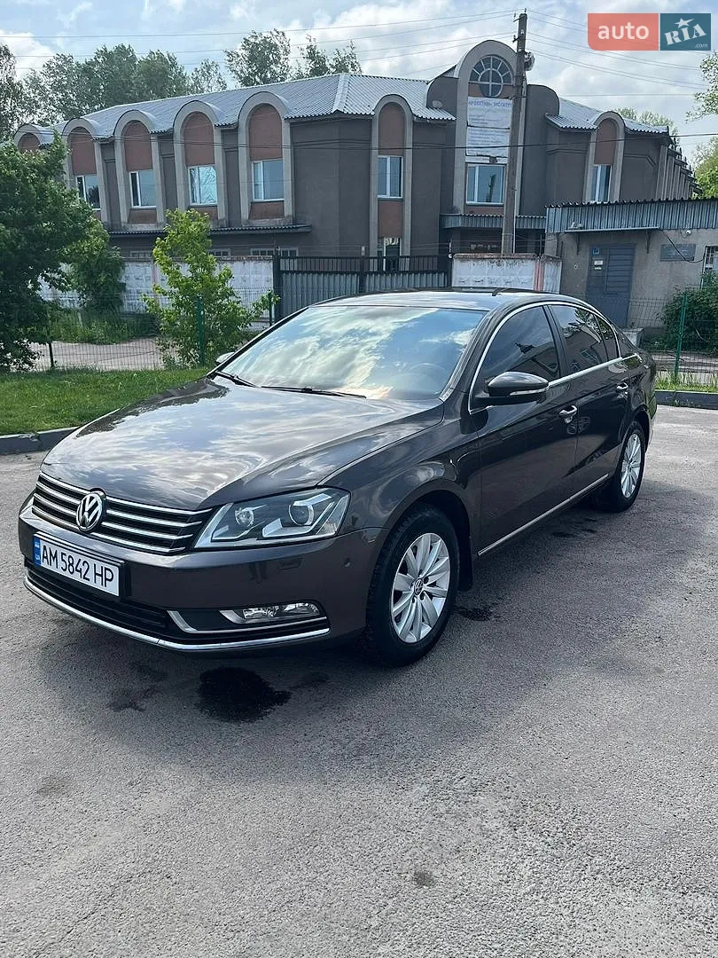2013 Volkswagen Passat - мініатюра 2