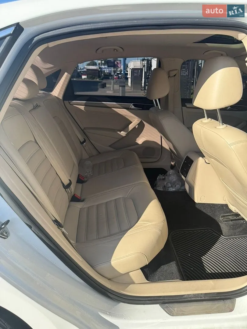 2017 Volkswagen Passat - мініатюра 8