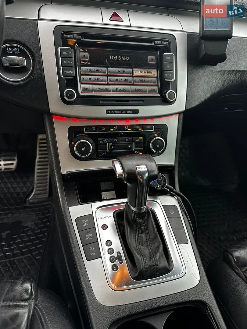 2010 Volkswagen Passat - мініатюра 9