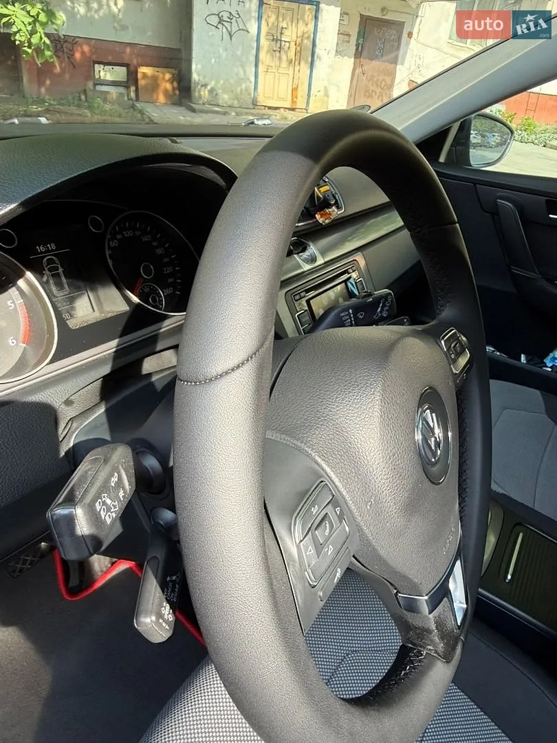 2011 Volkswagen Passat - мініатюра 31