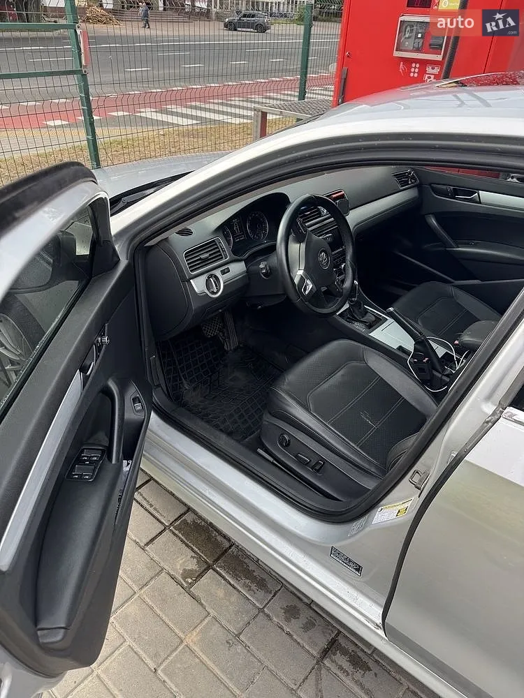 2012 Volkswagen Passat - мініатюра 7