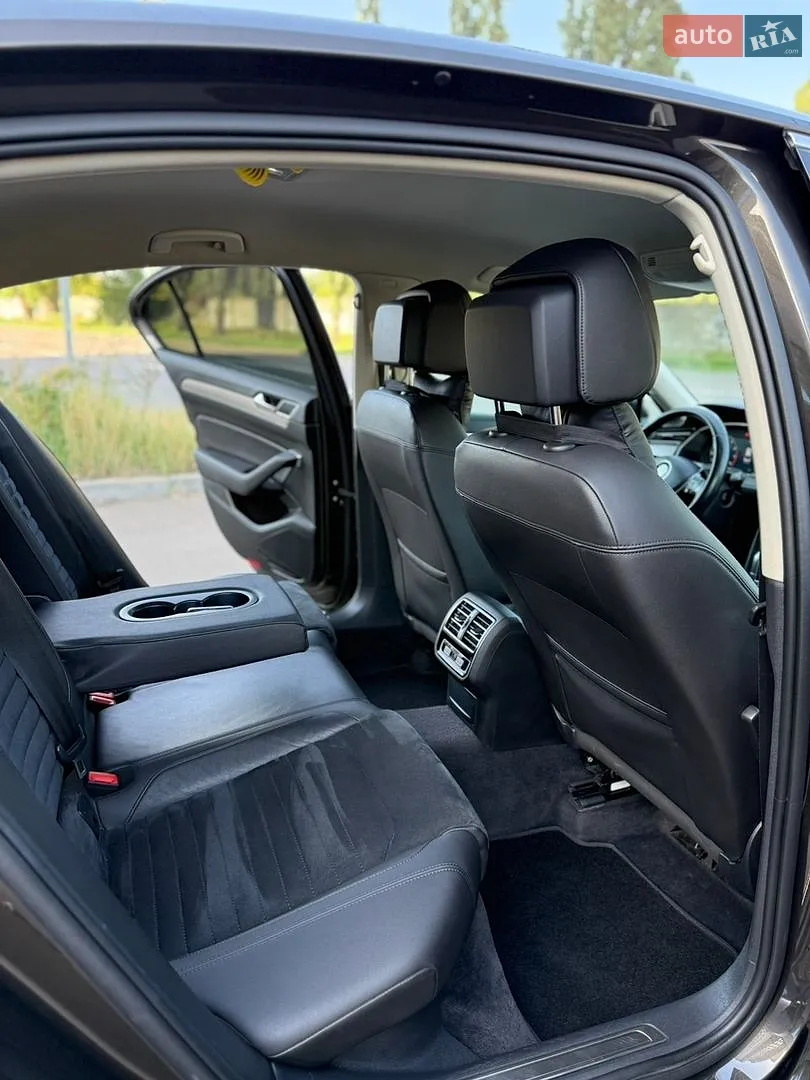 2016 Volkswagen Passat - мініатюра 42