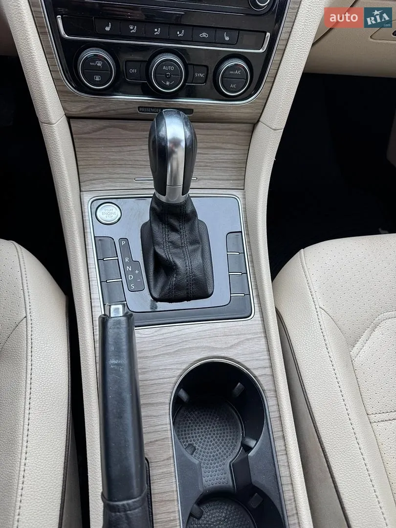 2016 Volkswagen Passat - мініатюра 14