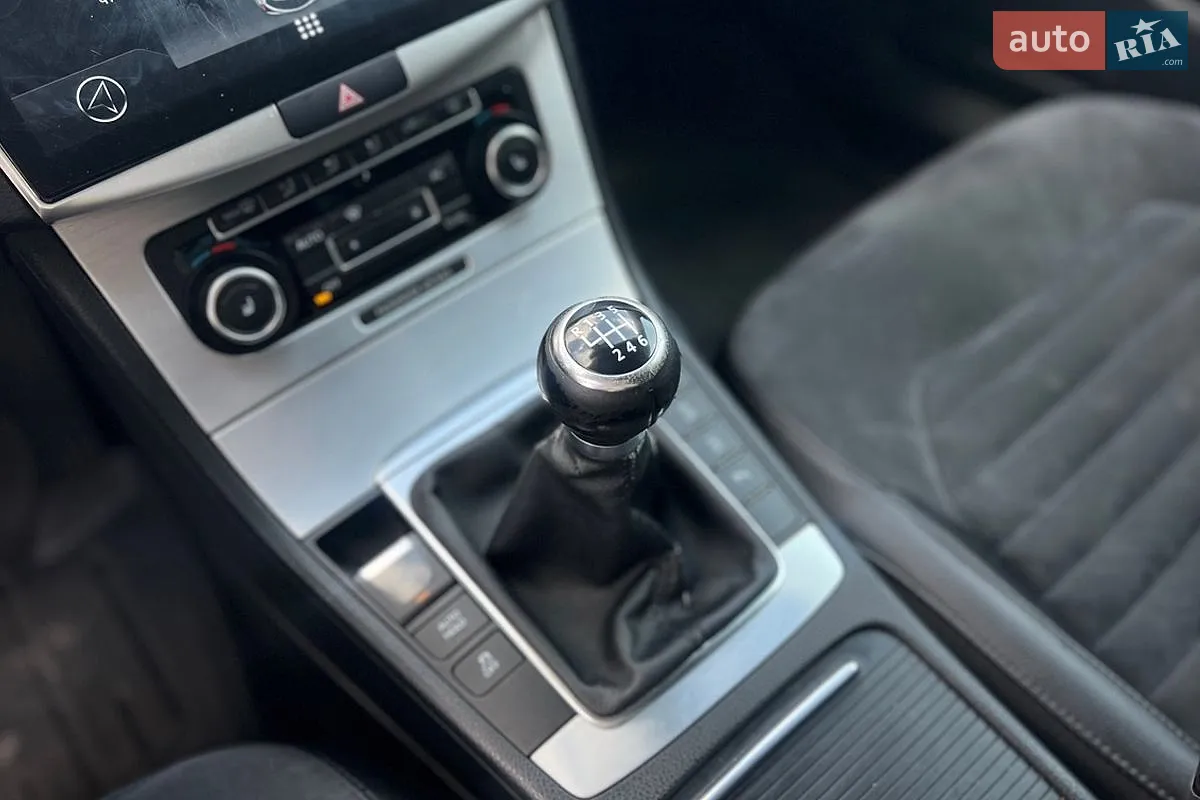2011 Volkswagen Passat - мініатюра 21