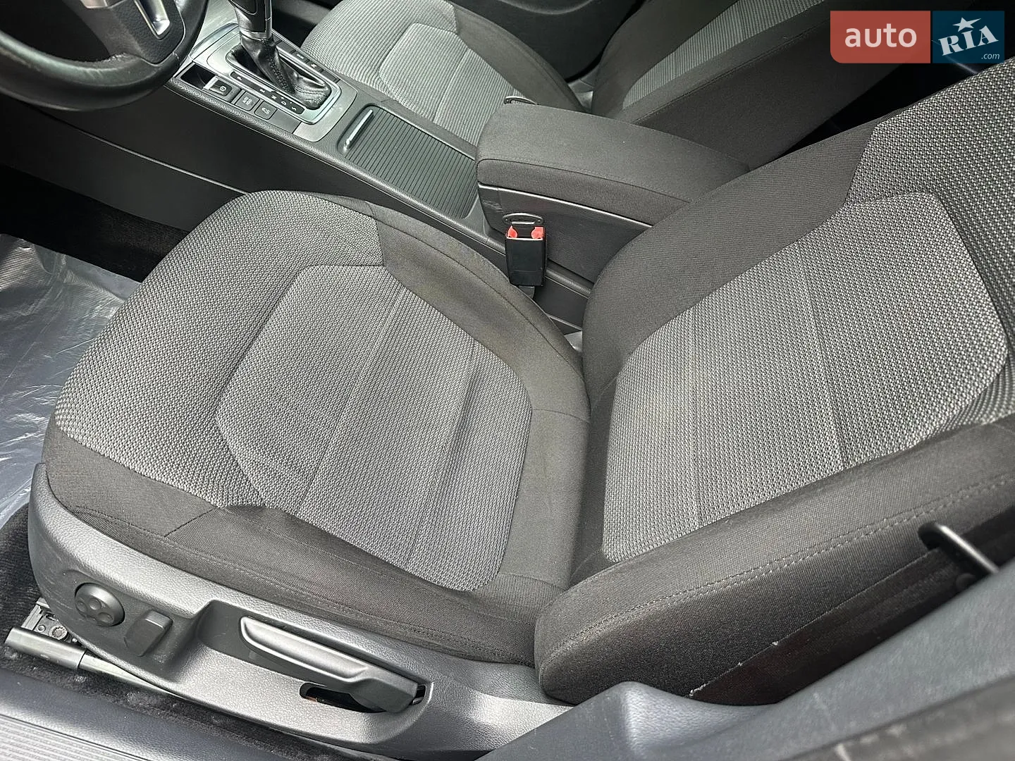 2011 Volkswagen Passat - мініатюра 37