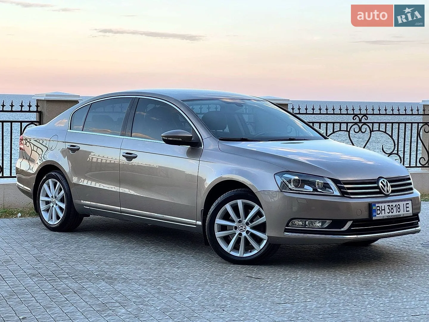 2011 Volkswagen Passat - мініатюра 2