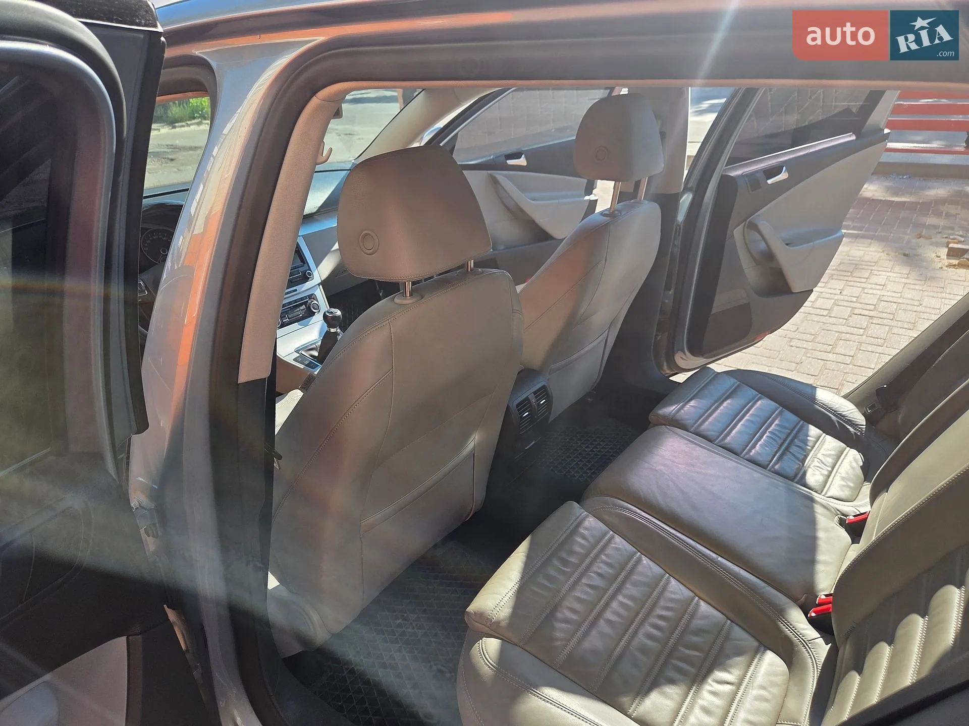 2010 Volkswagen Passat - мініатюра 16