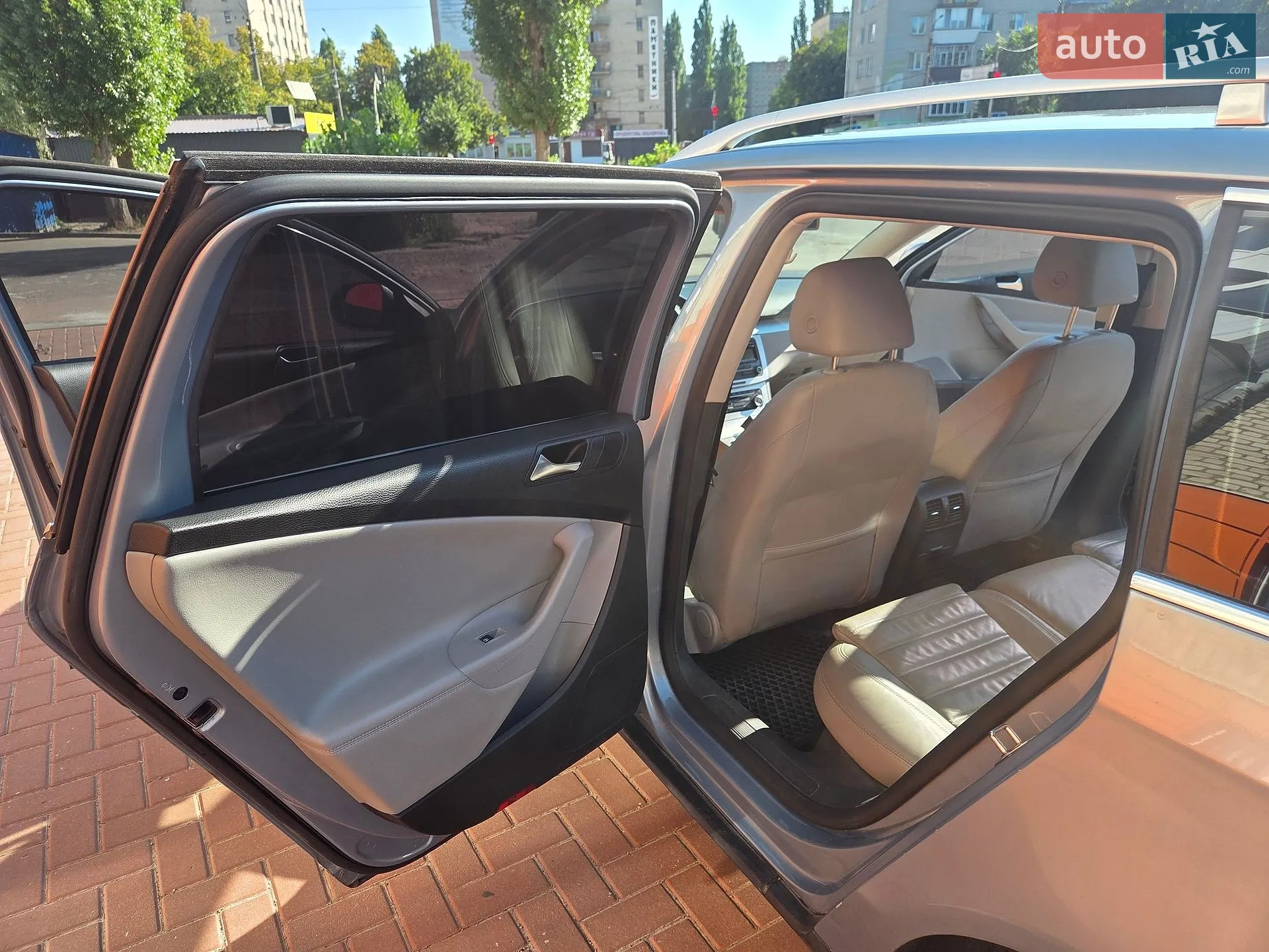 2010 Volkswagen Passat - мініатюра 15