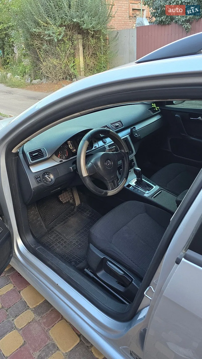 2011 Volkswagen Passat - мініатюра 3