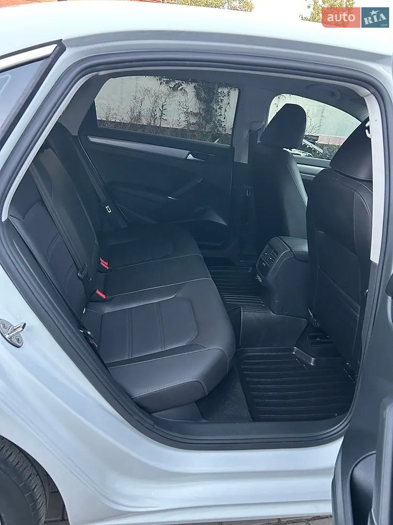 2022 Volkswagen Passat - мініатюра 32