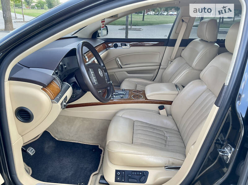 Седан Volkswagen Phaeton 2009 в Ізмаїлі
