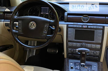 Седан Volkswagen Phaeton 2004 в Умани