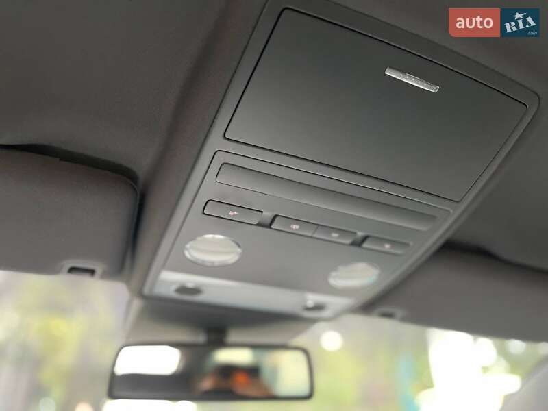 Седан Volkswagen Phaeton 2011 в Кременчуці