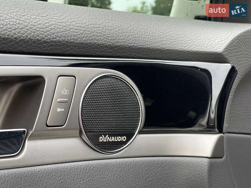 Седан Volkswagen Phaeton 2011 в Кременчуці