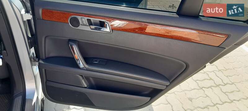 Седан Volkswagen Phaeton 2005 в Львове