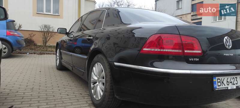 Седан Volkswagen Phaeton 2011 в Ровно