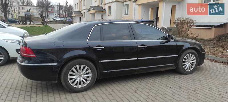 Седан Volkswagen Phaeton 2011 в Ровно