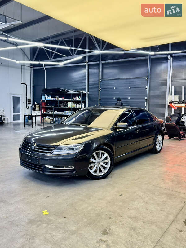 Седан Volkswagen Phaeton 2010 в Чернівцях