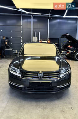 Седан Volkswagen Phaeton 2010 в Чернівцях