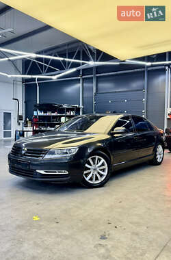 Седан Volkswagen Phaeton 2010 в Чернівцях