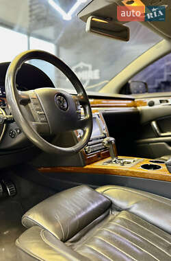 Седан Volkswagen Phaeton 2010 в Чернівцях