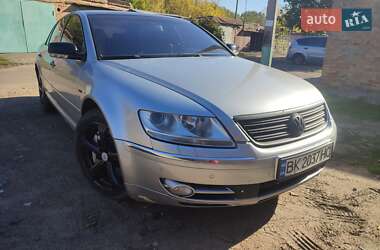 Седан Volkswagen Phaeton 2004 в Александрие