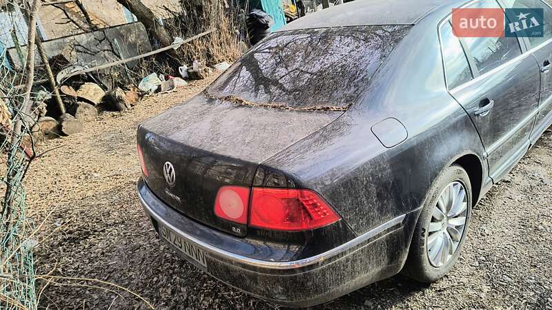 Седан Volkswagen Phaeton 2006 в Киеве