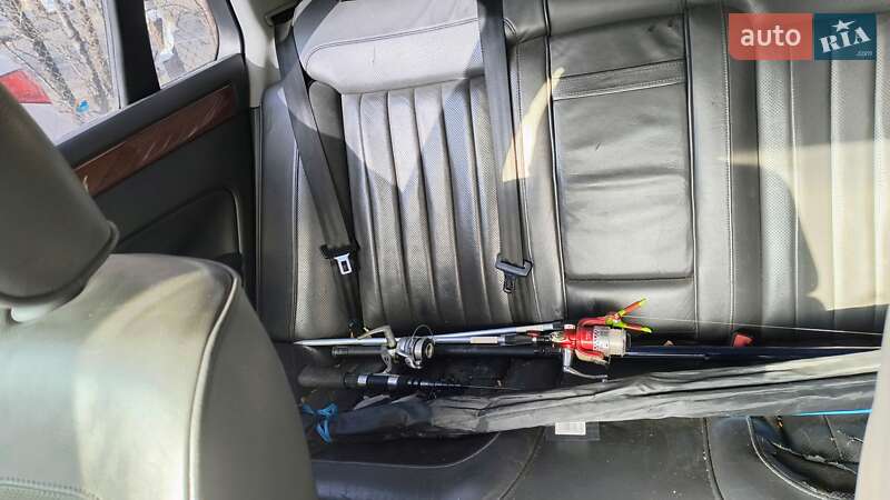Седан Volkswagen Phaeton 2006 в Киеве