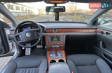 Седан Volkswagen Phaeton 2004 в Ровно