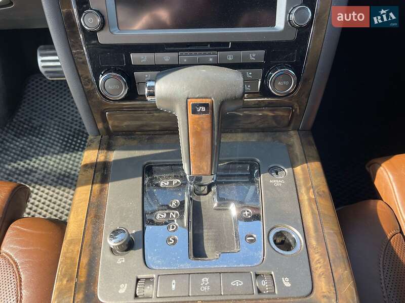 Седан Volkswagen Phaeton 2009 в Ужгороде