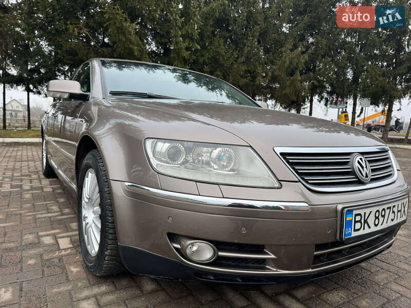 Седан Volkswagen Phaeton 2008 в Рівному