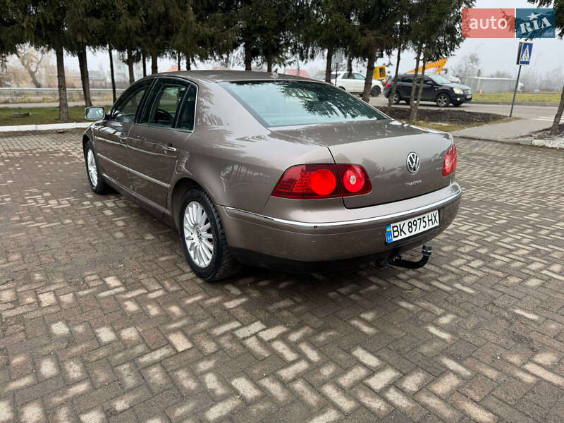 Седан Volkswagen Phaeton 2008 в Рівному
