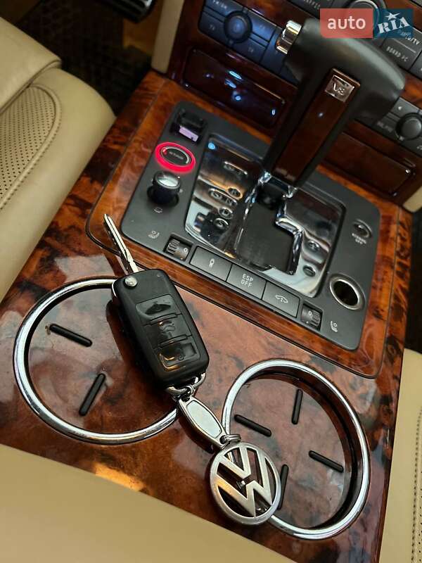 Седан Volkswagen Phaeton 2006 в Южноукраинске