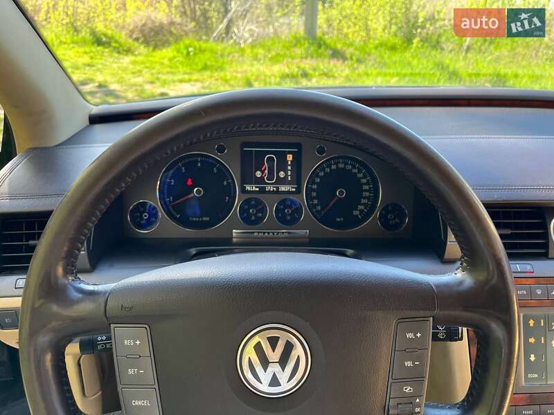 Седан Volkswagen Phaeton 2006 в Южноукраинске