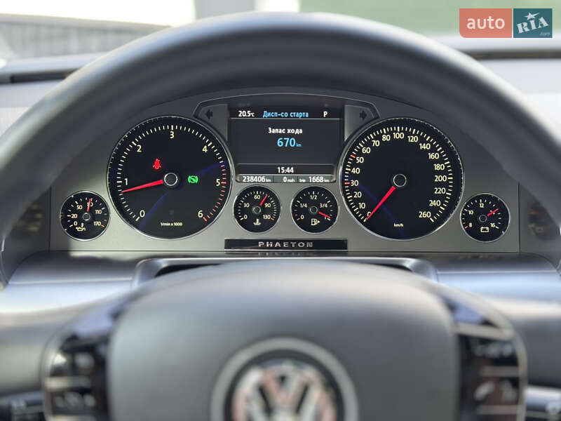 Седан Volkswagen Phaeton 2014 в Киеве