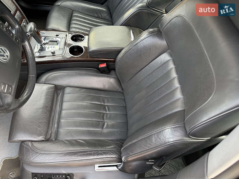 Седан Volkswagen Phaeton 2007 в Александрие