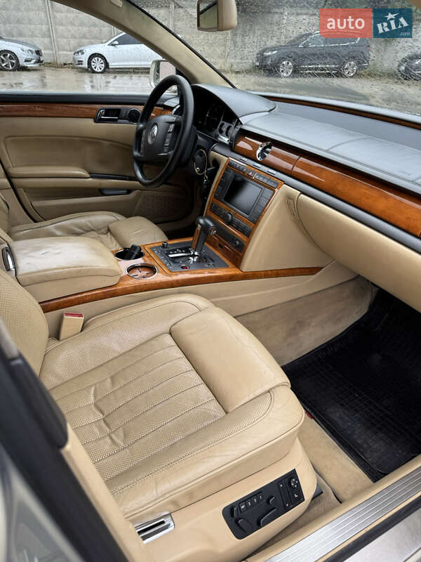 Седан Volkswagen Phaeton 2006 в Одессе
