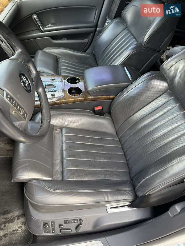 Седан Volkswagen Phaeton 2013 в Львові