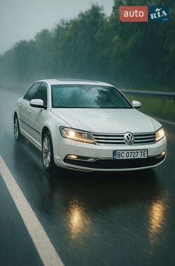 Седан Volkswagen Phaeton 2013 в Львові