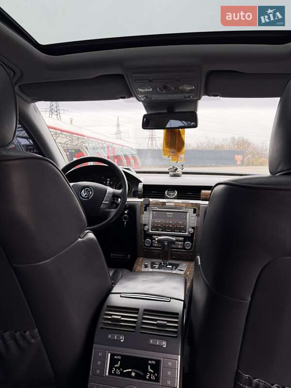 Седан Volkswagen Phaeton 2011 в Полтаве