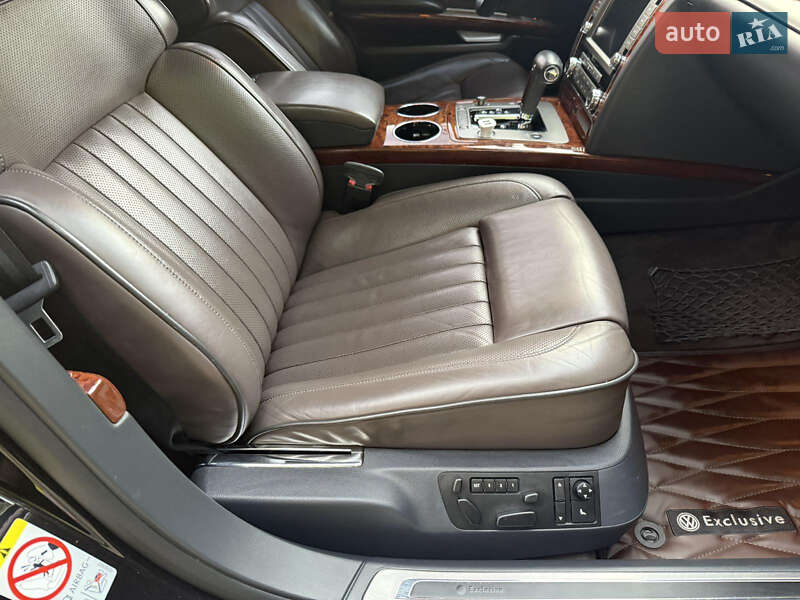 Седан Volkswagen Phaeton 2011 в Сваляві