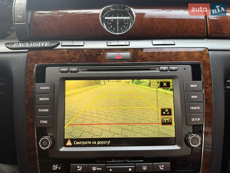 Седан Volkswagen Phaeton 2011 в Сваляві