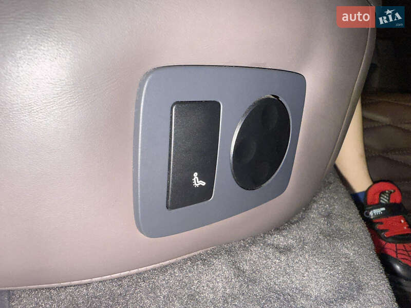 Седан Volkswagen Phaeton 2011 в Сваляві